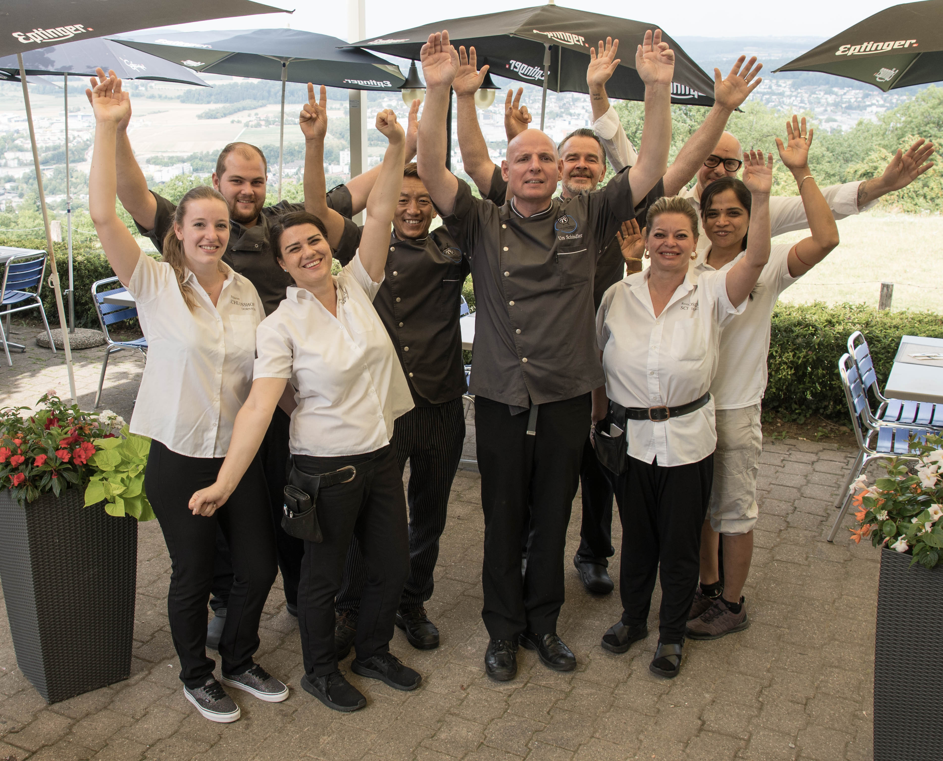 das Schlosshof-Team heisst Sie herzlich willkommen! das Schlosshof-Team heisst Sie herzlich willkommen!